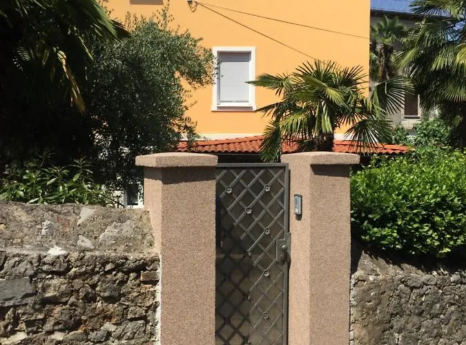 Konukevi Vallelosca Garden